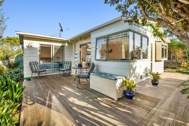 Photo of property in 81 One Tree Point Road, One Tree Point, 0118