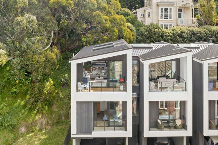 Photo of property in 1/18 Oriental Terrace, Oriental Bay, Wellington, 6011