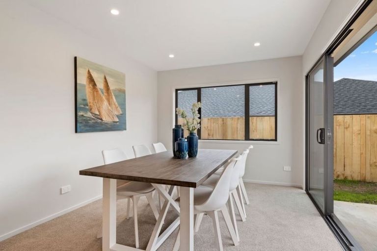 Photo of property in 7 Blatina Drive, Kumeu, 0810