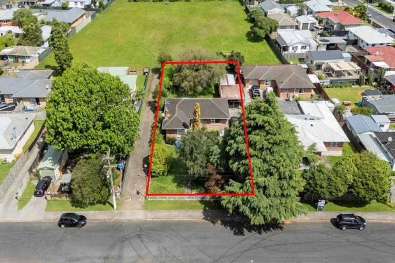 Photo of property in 12 Cross Street, Papakura, 2110