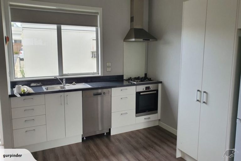 Photo of property in 32u5 Dr Taylor Terrace, Johnsonville, Wellington, 6037