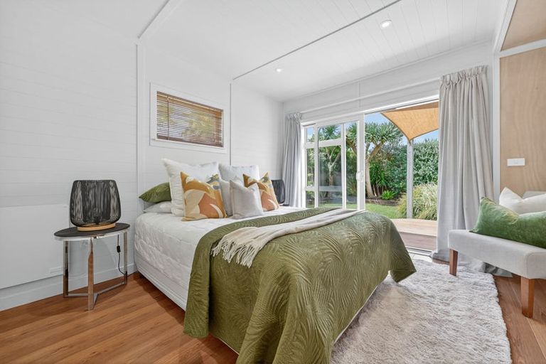 Photo of property in 29 Peter Terrace, Castor Bay, Auckland, 0620