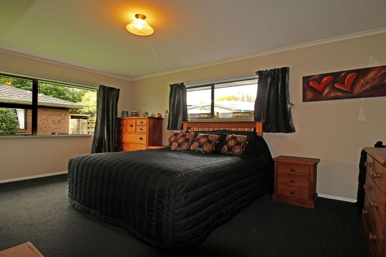 Photo of property in 18 Edwards Place, Terrace End, Palmerston North, 4410