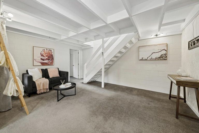 Photo of property in 5a Tapestry Grove, Silverstream, Upper Hutt, 5019