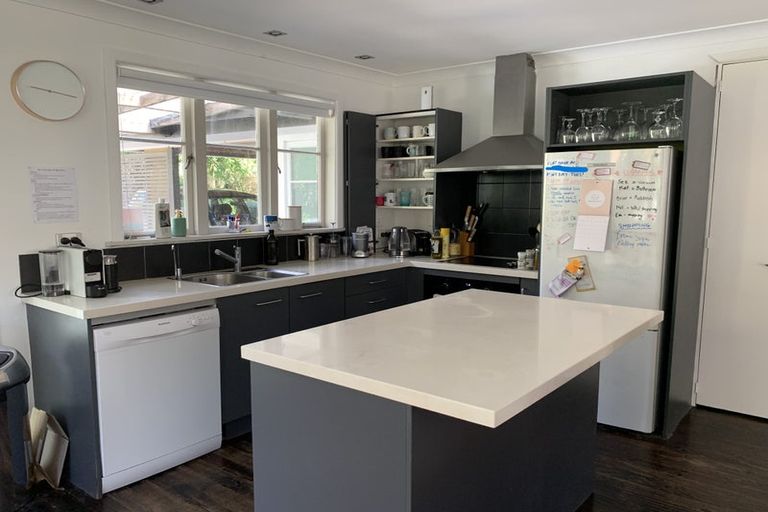 Photo of property in 3 Moffat Road, Red Beach, 0932