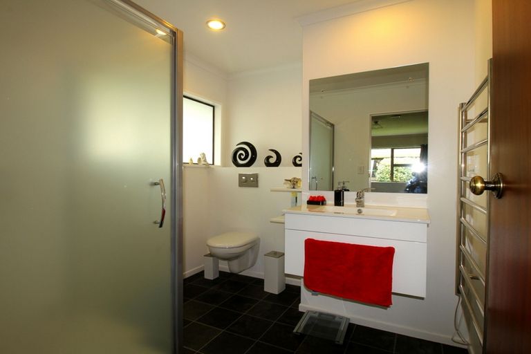Photo of property in 18 Edwards Place, Terrace End, Palmerston North, 4410