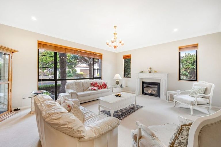 Photo of property in 6 Cherrywood Crescent, Northpark, Auckland, 2013