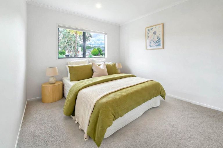 Photo of property in 1 William Gamble Drive, Greenhithe, Auckland, 0632
