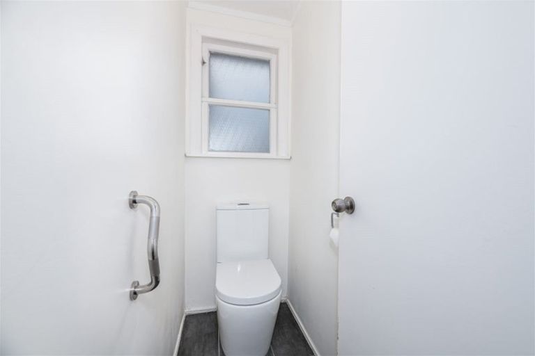 Photo of property in 308 Great North Road, Henderson, Auckland, 0612