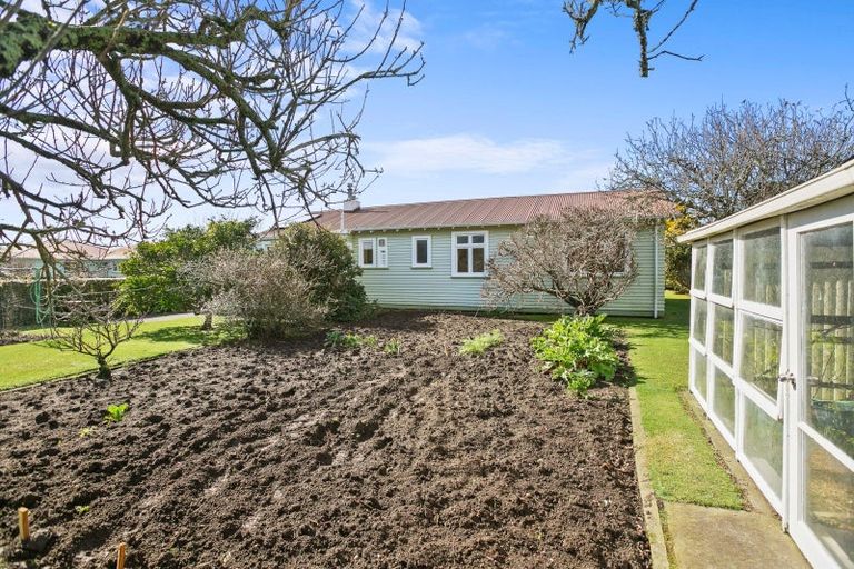 Photo of property in 2 Tupoki Street, Glen Avon, New Plymouth, 4312