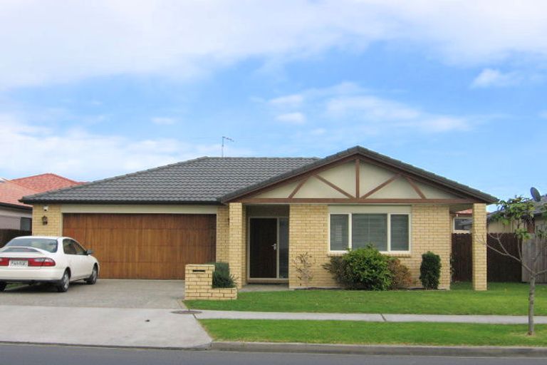 Photo of property in 9 Middlefield Drive, East Tamaki Heights, Auckland, 2016
