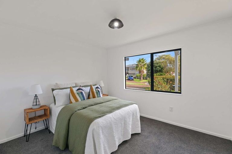 Photo of property in 19 Lasque Place, Glen Eden, Auckland, 0602