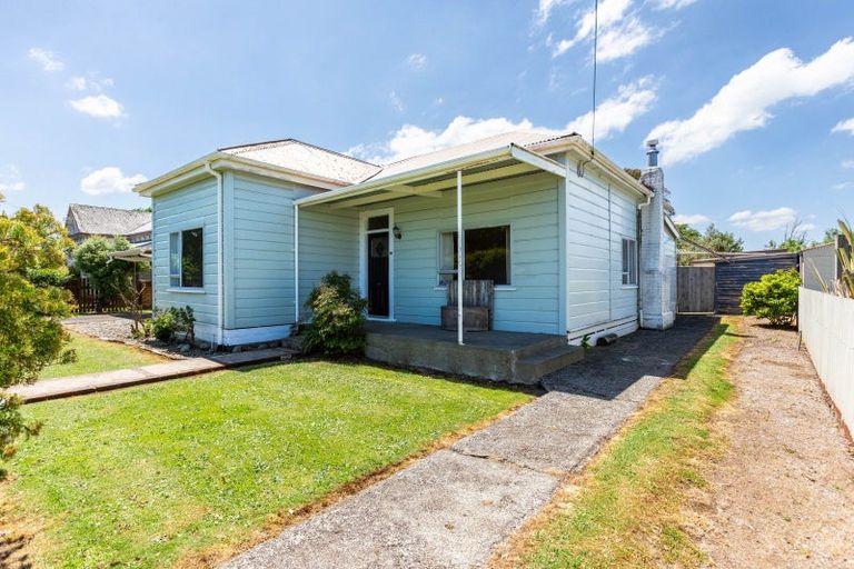 Photo of property in 46 Ross Street, Woodville, 4920