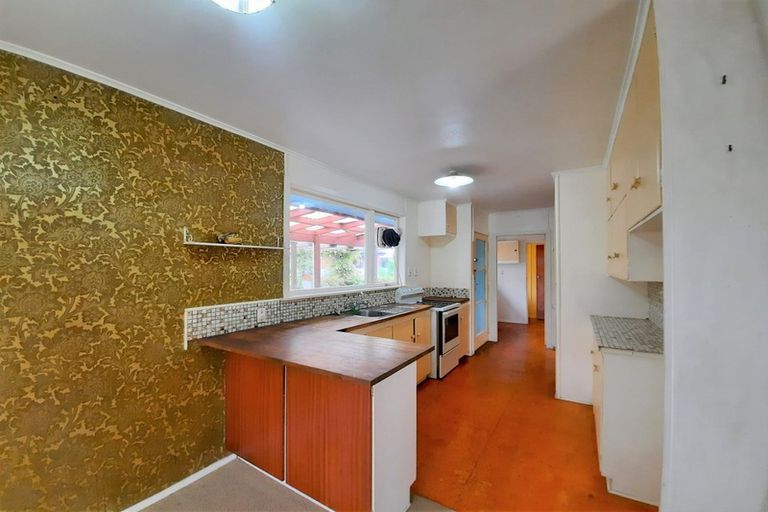 Photo of property in 43 Cutler Street, New Lynn, Auckland, 0600