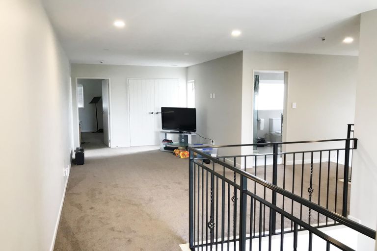 Photo of property in 28 Bayvista Drive, Karaka, Papakura, 2113