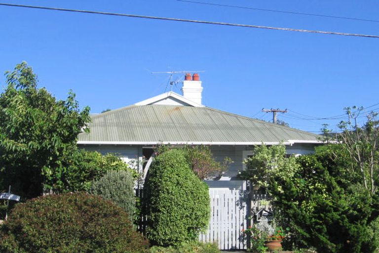 Photo of property in 19a Farm Road, Northland, Wellington, 6012