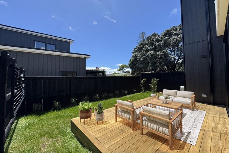 Photo of property in 4d Tainui Terrace, Mangere Bridge, Auckland, 2022