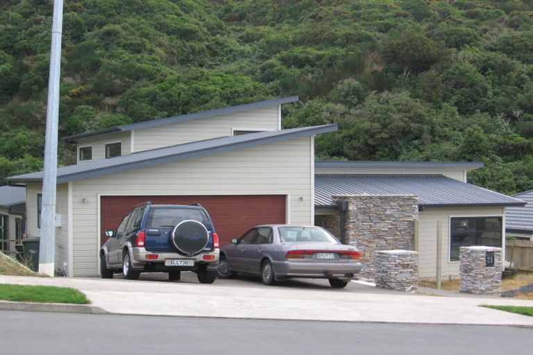 Photo of property in 216 Westchester Drive, Churton Park, Wellington, 6037