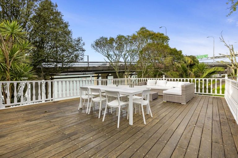 Photo of property in 25 Princes Street, Northcote Point, Auckland, 0627