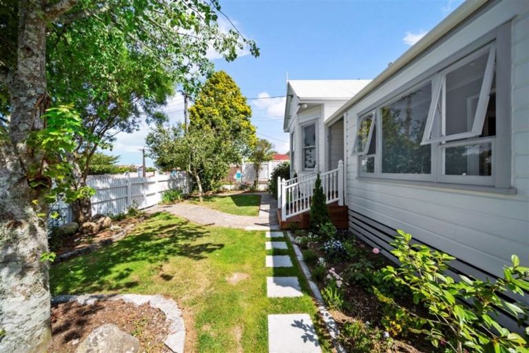 Photo of property in 17 Miranda Street, Stratford, 4332