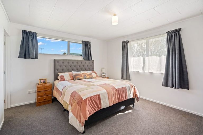 Photo of property in 6a Okere Place, Tikipunga, Whangarei, 0112