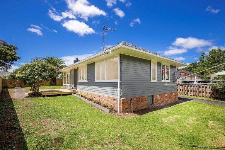 Photo of property in 81 Smythe Road, Henderson, Auckland, 0612