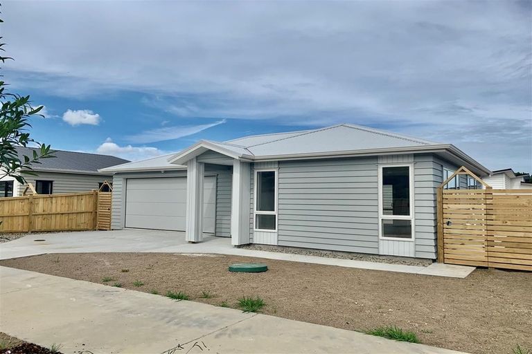 Photo of property in 18 Holcroft Street, Papakura, 2110