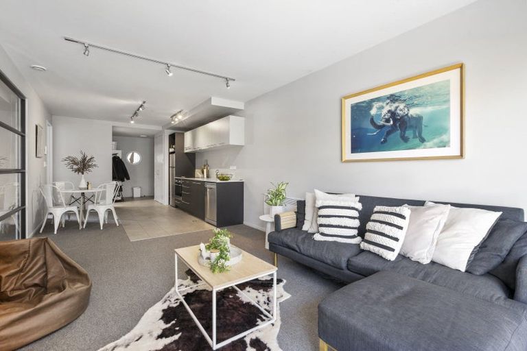Photo of property in Detroit Apartments, 201/181u Tasman Street, Mount Cook, Wellington, 6021