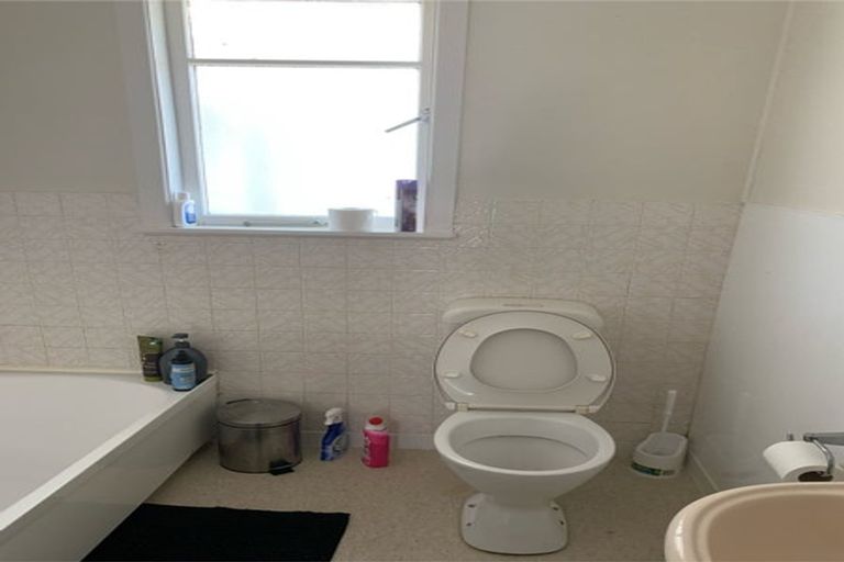 Photo of property in 12 Ruahine Street, Paraparaumu, 5032