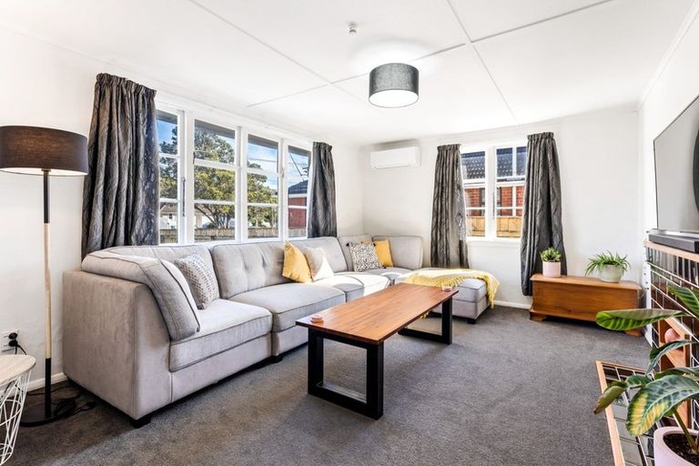 Photo of property in 328 Oxford Terrace, Avalon, Lower Hutt, 5011