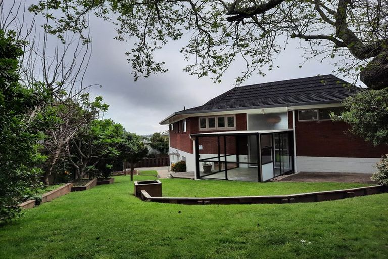 Photo of property in 7 Leewood Place, Pakuranga Heights, Auckland, 2010