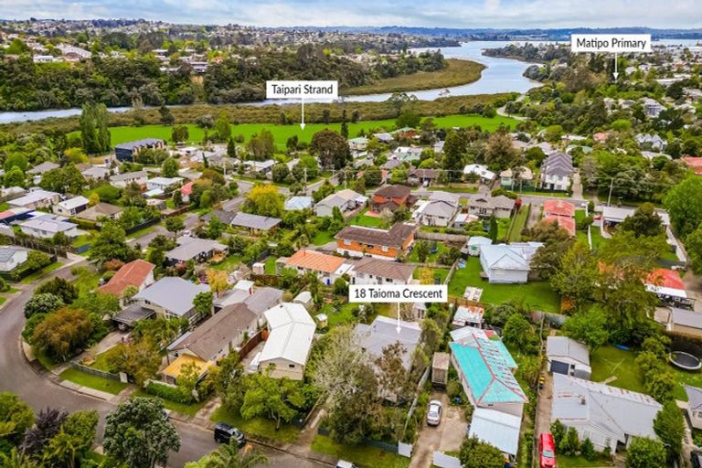 Photo of property in 18 Taioma Crescent, Te Atatu Peninsula, Auckland, 0610