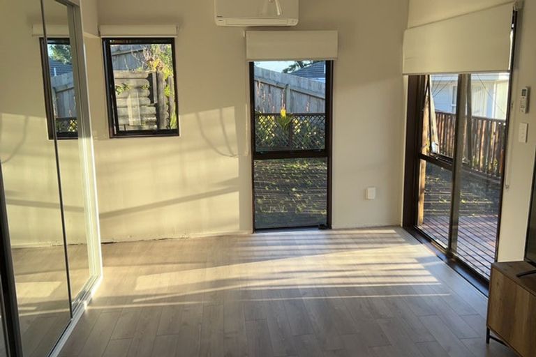 Photo of property in 30 Te Anau Place, Pakuranga Heights, Auckland, 2010