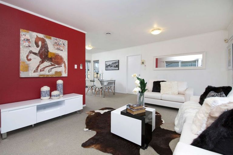 Photo of property in 33 Minaret Drive, Bucklands Beach, Auckland, 2014