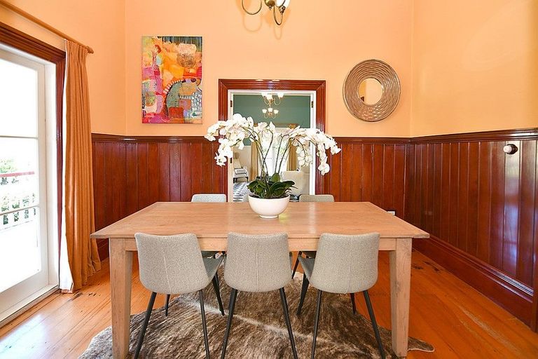 Photo of property in 14 Nelson Street, Helensville, 0800