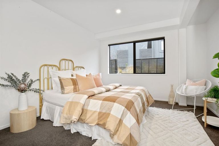 Photo of property in 7 Kinross Lane, Jacks Point, Queenstown, 9371