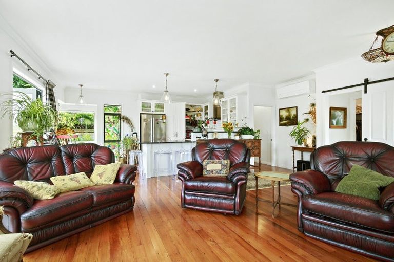 Photo of property in 339a Main Road North, Brown Owl, Upper Hutt, 5018