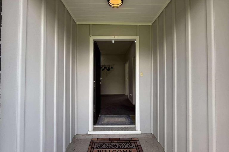 Photo of property in 353 Waiwhetu Road, Fairfield, Lower Hutt, 5011