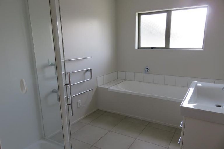 Photo of property in 15 Wantwood Grove, Churton Park, Wellington, 6037