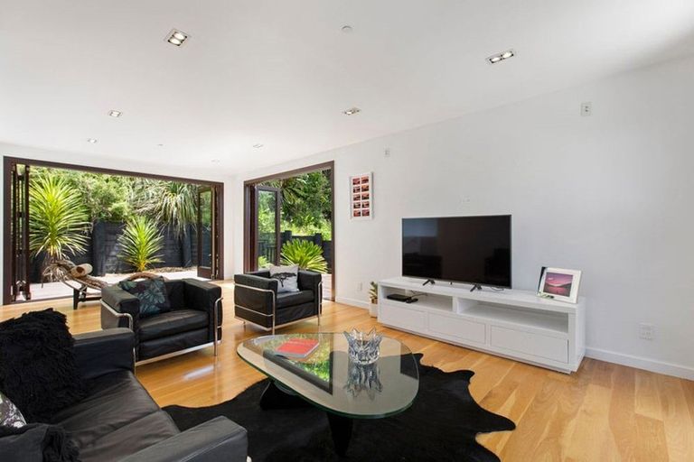 Photo of property in 231c Huia Road, Titirangi, Auckland, 0604