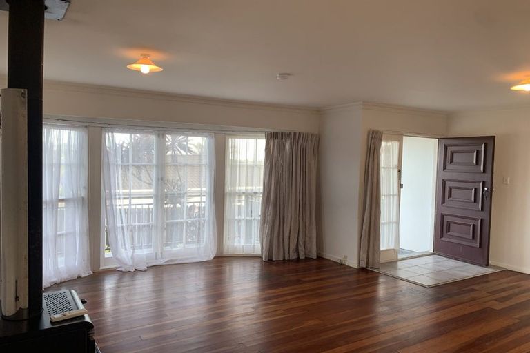 Photo of property in 81 Sycamore Drive, Sunnynook, Auckland, 0620