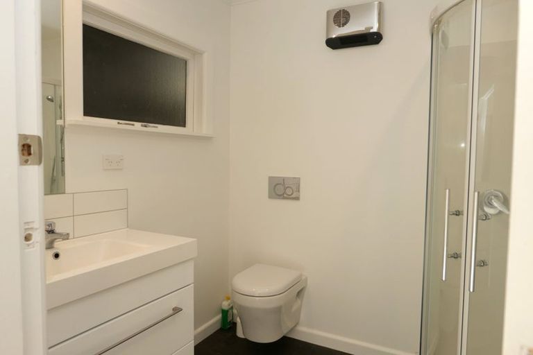 Photo of property in 3 Hemara Street, Waikanae Beach, Waikanae, 5036