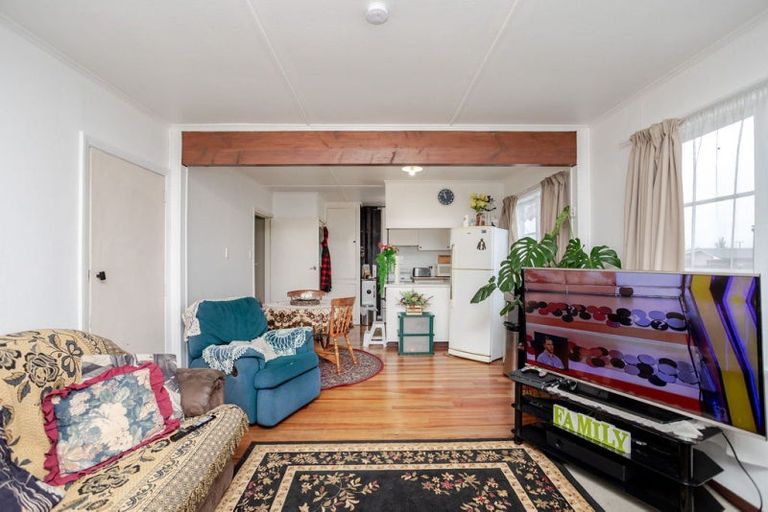 Photo of property in 43 Barraud Street, Dannevirke, 4930