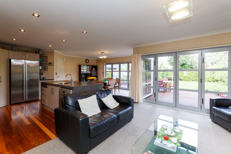 Photo of property in 19 Karina Terrace, Roslyn, Palmerston North, 4414