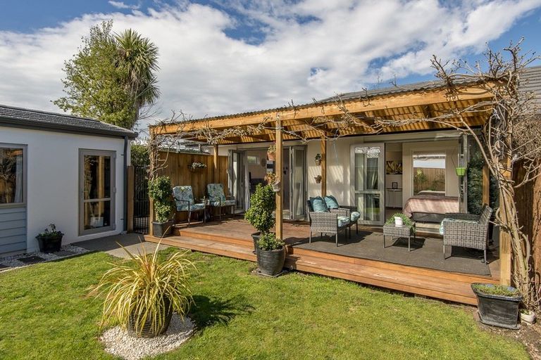 Photo of property in 2/55 Edward Avenue, Edgeware, Christchurch, 8013