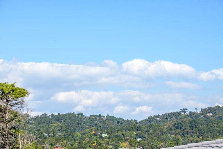 Photo of property in 114 Woodglen Road, Glen Eden, Auckland, 0602