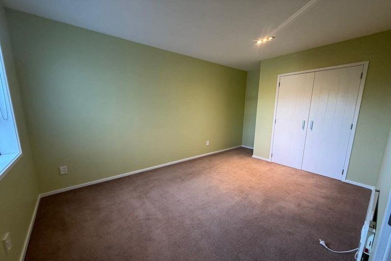 Photo of property in 24 Seaview Road, Paremata, Porirua, 5024