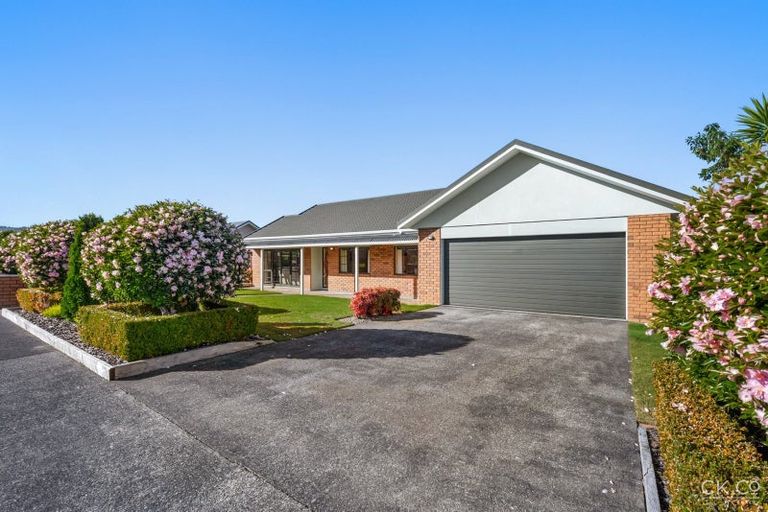 Photo of property in 11 Ormrod Grove, Riverstone Terraces, Upper Hutt, 5018