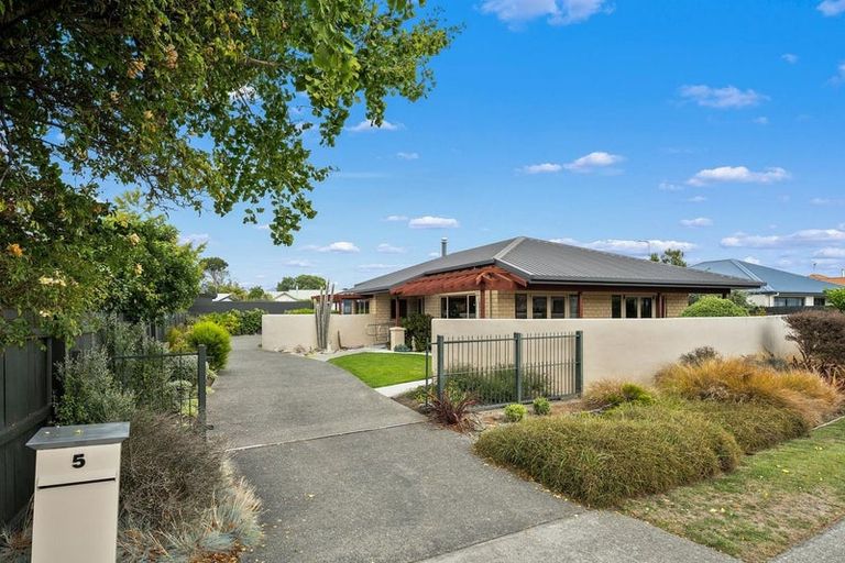 Photo of property in 5 Farnham Drive, Springlands, Blenheim, 7201