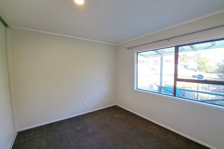 Photo of property in 1 Harrington Road, Henderson, Auckland, 0610